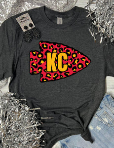 *DTG* KC Leopard Arrow Dark Grey Tee